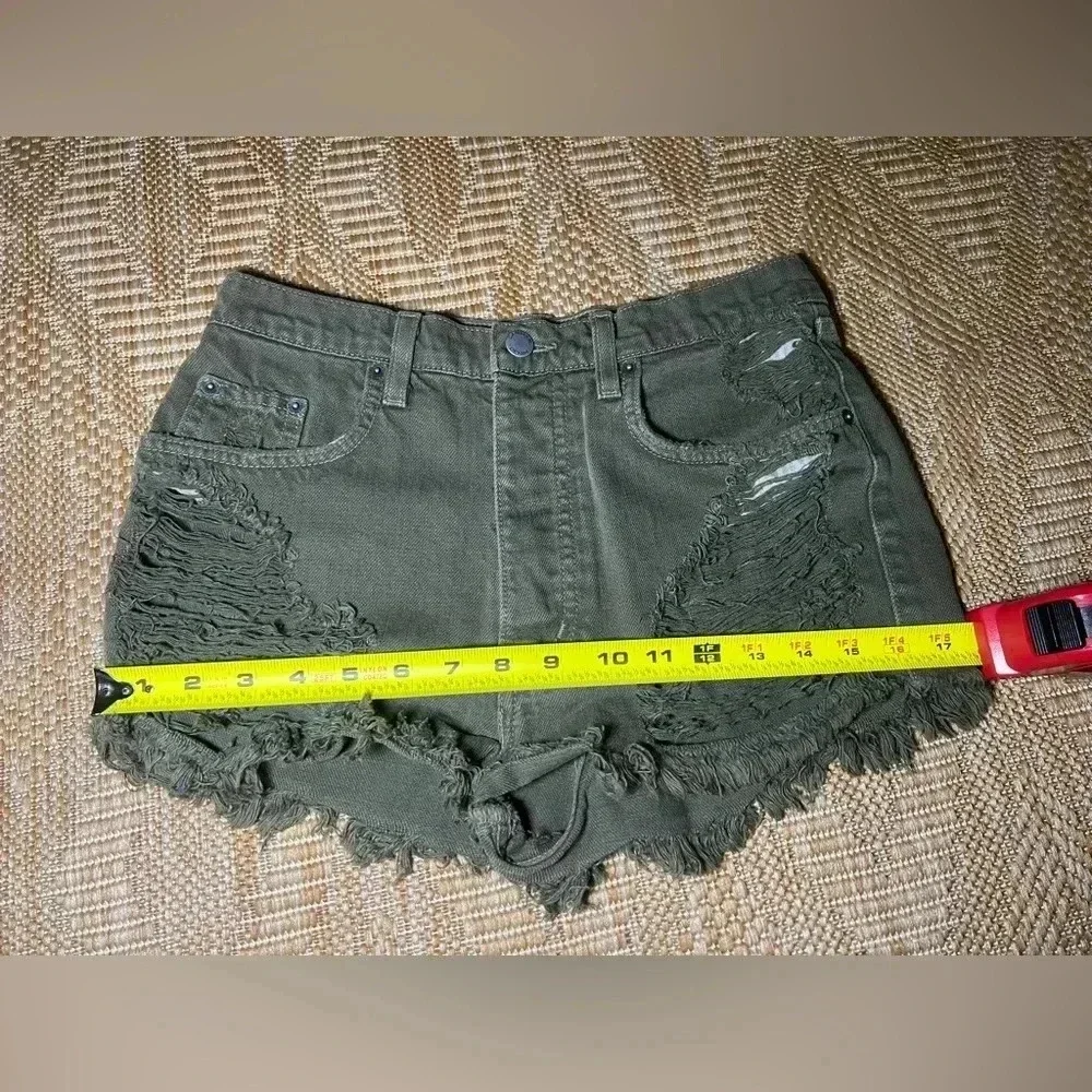 Carmar Los Angeles Denim Women's Army Green Ripped Shorts, Size 27,Rare,Vintage - Picture 8 of 8